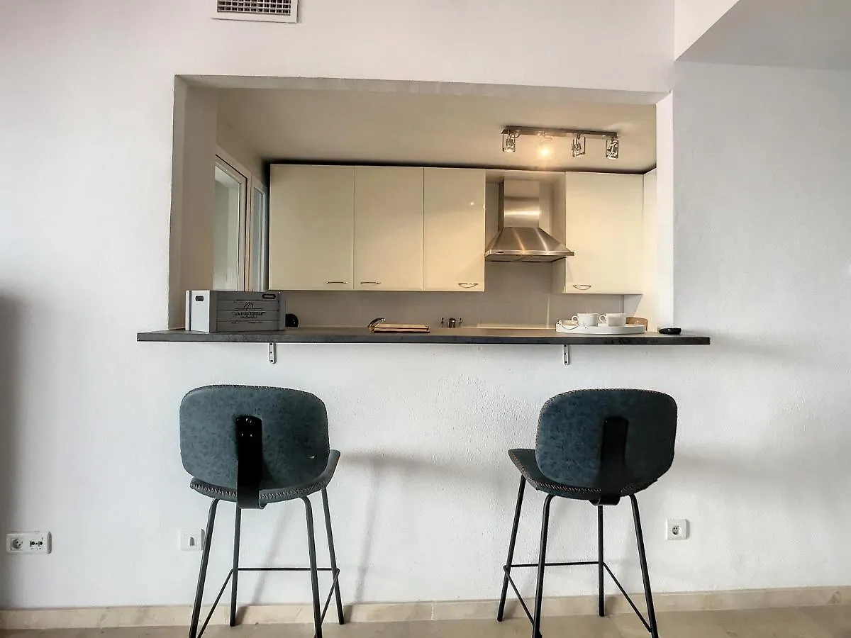 Duquesa Superb Seafront Apartment Marina Real 305 مانيلفا إسبانيا